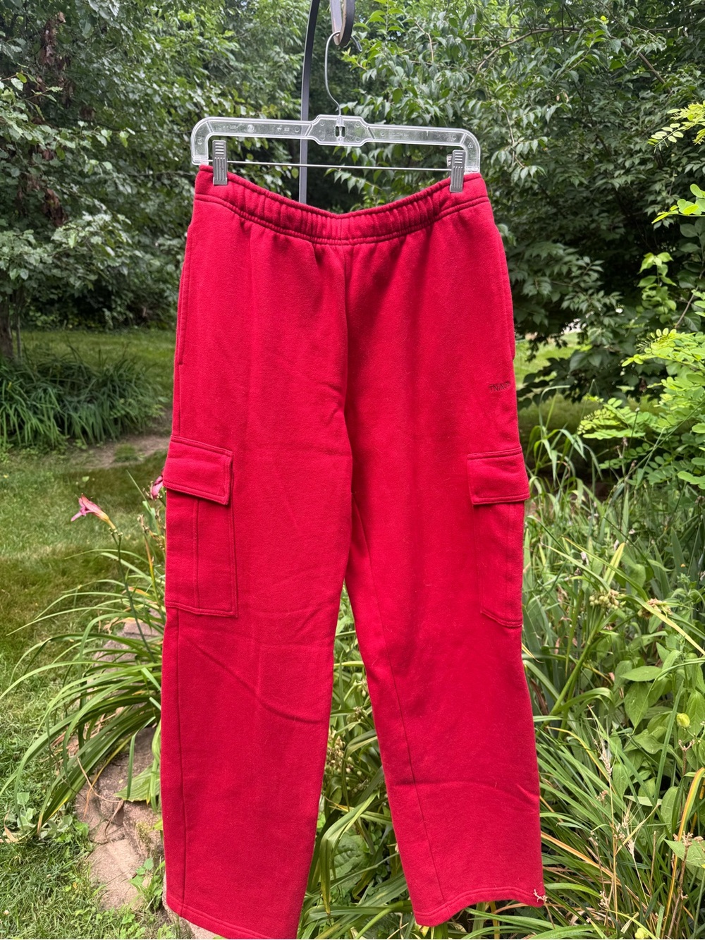 Aritzia TNA Cozy Fleece Mega Cargo Drawstring Sweatpants in Red